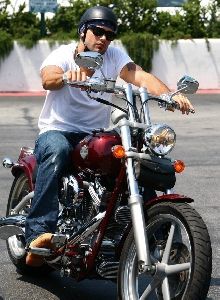 Jesse Metcalfe : on a motorcycle in Beverly Hills