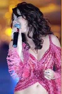 nancy ajram : pink dress