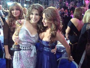 Razan Al Moghrabi : Nancy ajram with razan al maghraby at the world music awards