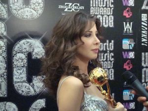 nancy ajram : nancy ajram with her award at the world music award celebration