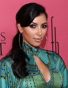 Kim Kardashian : kim at the fashion show of Victoria s secret yesterday November 16th 2008