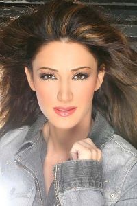 Diana Haddad : with hair highlights style