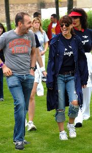 Dannii Minogue : Crusaid Walk For Life