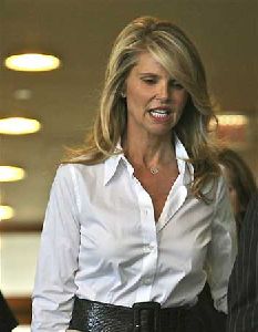 Christy Brinkley : Christie Brinkley photo at court