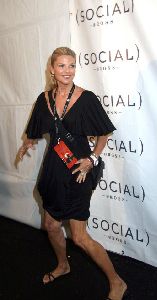 Christy Brinkley : attending Hampton Social concert at the Ross School