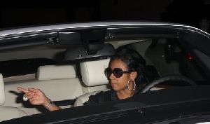 Keyshia Cole : Keyshia inside her car leaving bar and club Villa - September 2008