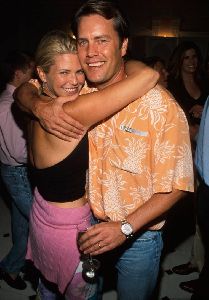 Christy Brinkley : Christie Brinkley hugging her ex-husband Peter cook