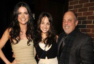 Alexa Ray Joel : Alexa Ray Joel with her father Billy Joel and her step mother