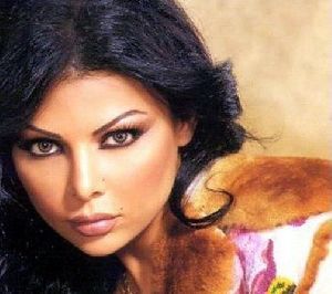 Haifa Wehbe : haifa wehbe photo close up