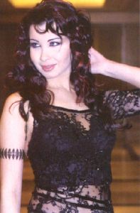 Nancy Ajram : an old picture of nancy ajram akhasmak ah