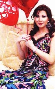 Nancy Ajram : baloons and gift boxes from her loyal fans