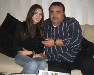 Nancy Ajram : with a magazine journalist in an interview with the press