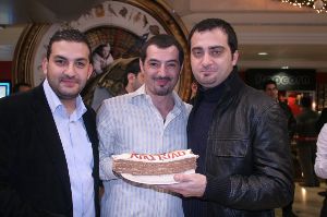 Adel Karam : Tarek Karam with Adel Karam and Nasser Fakih ready to share a sandwitch