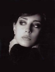 Nadine Labaki : black and white picture