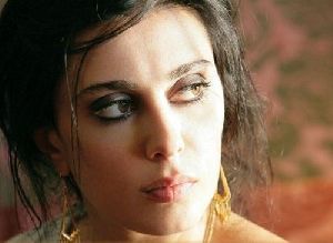 Nadine Labaki : labaki on the set of Caramel the best lebanese film for 2008