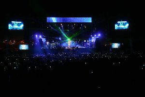 Haifa Wehbe : mena 4 concert lightnings with haifa on stage