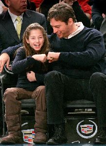 Harry Connick Jr : Harry Connick with his daughter Sarah at the New York Knicks game at Madison Square