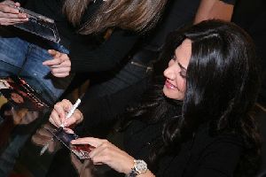 Diana Haddad : Diana haddad signing her latest musical album at virgin Megastores in amman jordan October 2008