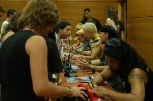 Scorpions  band  : the band meeting their fans and singing albums for them