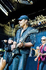 Scorpions  band  : Scorpions guitarist Matthias Jabs