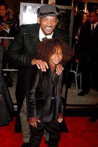 Will Smith : recent photo of will smith with his son Jaden Smith at -The Day the Earth Stood Still- Film premiere on the 9th of Dec. 2008