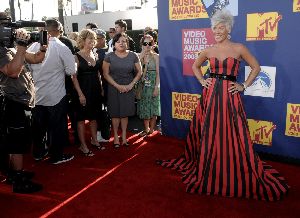 pink : Pink arrives at the 2008 MTV Video Music Awards