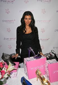 Kim Kardashian : Kim Kardishan as the presenter of Shoe Dazzle new collection