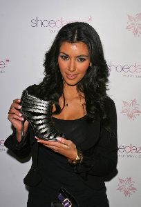 Kim Kardashian : Kim as the presenter of Shoe Dazzle new collection