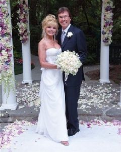 Loni Anderson : picture of Loni Anderson and Bob Flick at their wedding