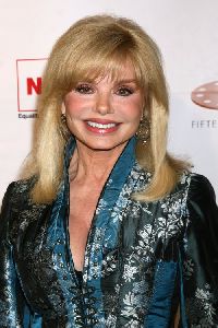 Loni Anderson : loni anderson on the red carpet of the The Heroes and History Makers Gala on October 2008