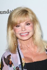 Loni Anderson : loni anderson at a fundaraiser charity concert held at Catalina Jazz club Los Angeles, California