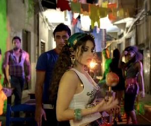 Haifa Wehbe and the red apple