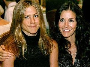 Jennifer Aniston : Courteney Cox and Jennifer Aniston