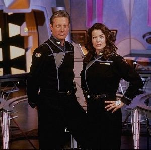 Claudia Christian : stills from Babylon 5 set