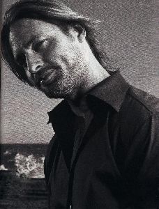 Josh Holloway : black and white wallpaper