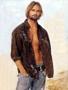 Josh Holloway : open brown shirt that shows his sexy chest