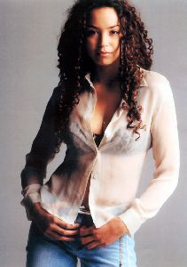 Azra Akin old picture curly hair