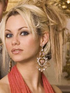 Jessica Jane Clement blond hair