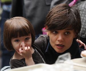 Suri Cruise and mommy Katie in the short hair style cut