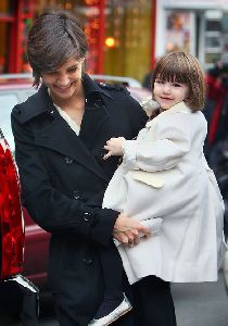 Suri Cruise with mom katie holmes