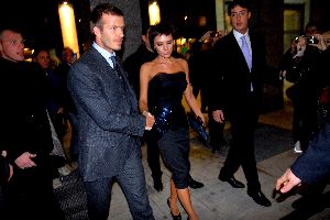 VICTORIA BECKHAM : with David Beckham having dinner at restaurant DA Giannino on December 2008