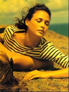 josie maran : 23