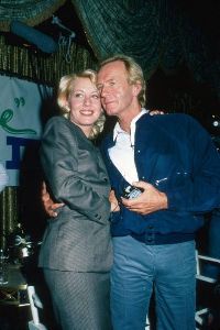 Linda Kozlowski : Married actors Linda Kozlowski and Paul Hogan back in 1987