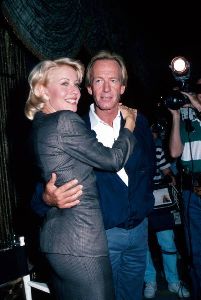 Linda Kozlowski : with paul hogan on October 1987