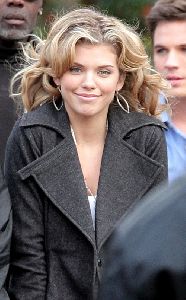 AnnaLynne McCord : arrives at the set to film episode of the TV show 90210 wearing a double-chest black coat in Los Angeles on Tuesday, December 16, 2008