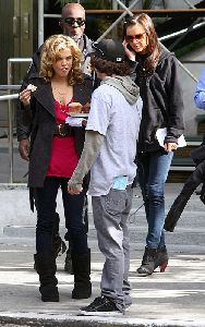 AnnaLynne McCord : eating muffins between takes on the set of 90210 in Los Angeles, Tuesday, December 16, 2008