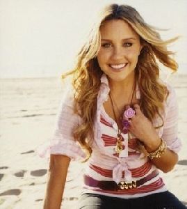 Amanda Bynes : Seventeen Magazine Outtakes