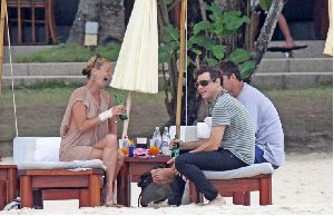 Kate Moss with friends at a thailand vacation