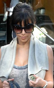 Kim kardashian Walking back to her car in Beverly Hills