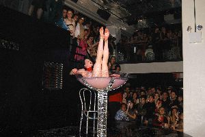 Dita Von Teese : Performance picture on the 28th of March 2006